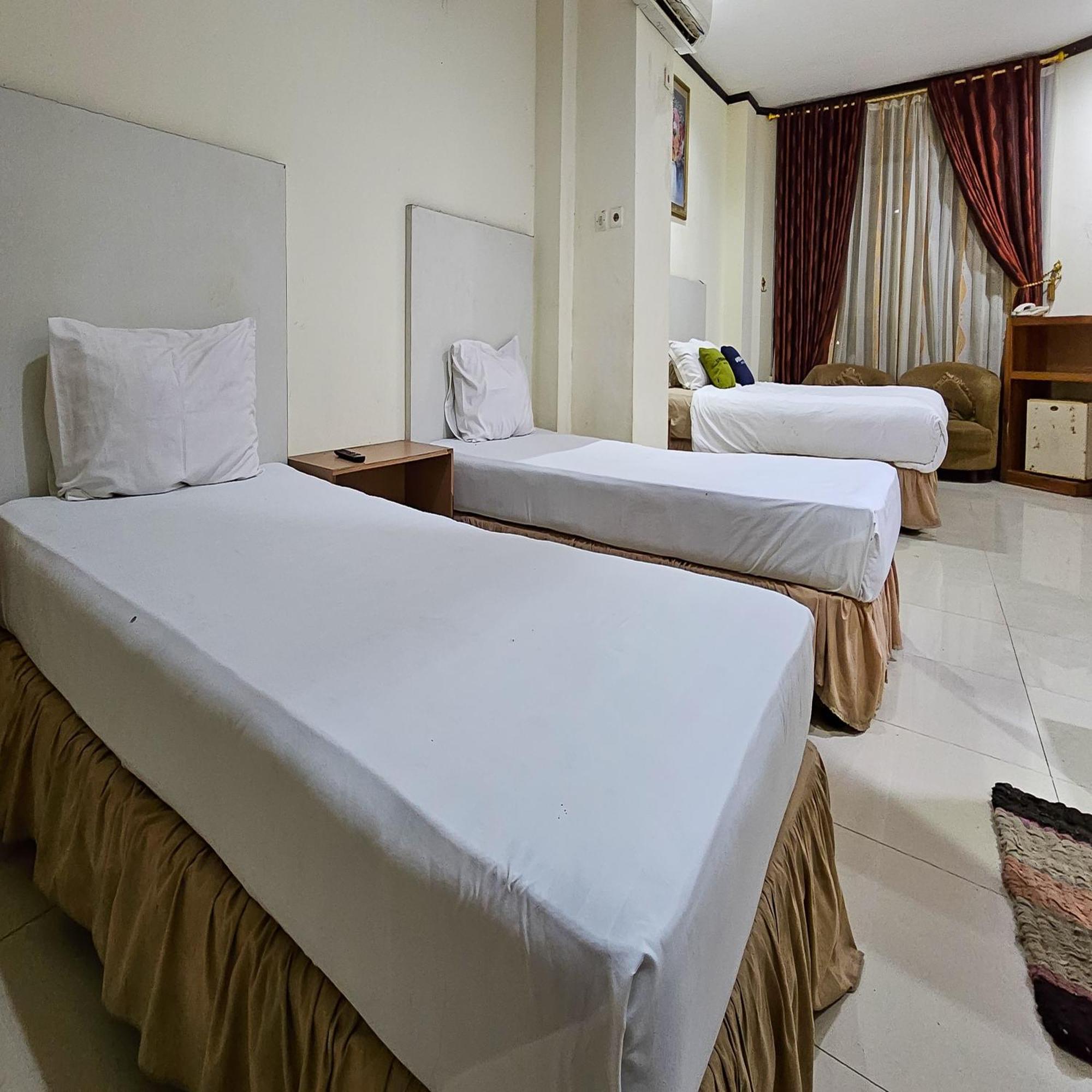 Urbanview Hotel Kharisma Banjarmasin Banjarmasin  Exterior foto
