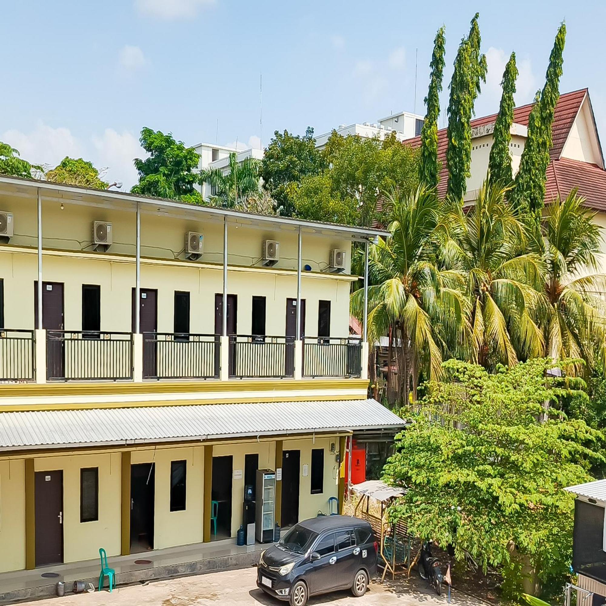 Urbanview Hotel Kharisma Banjarmasin Banjarmasin  Exterior foto